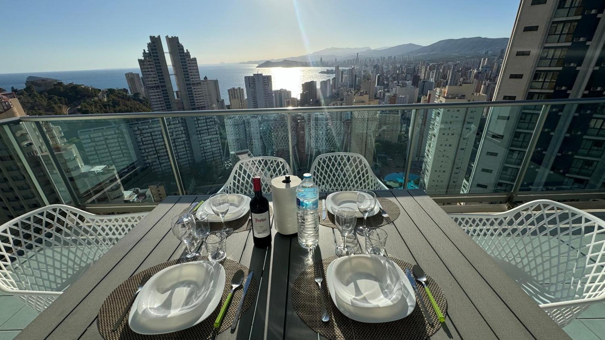 Highrise Apartment With Stunning Views From Private Balcony 85 Benidorm Eksteriør bilde